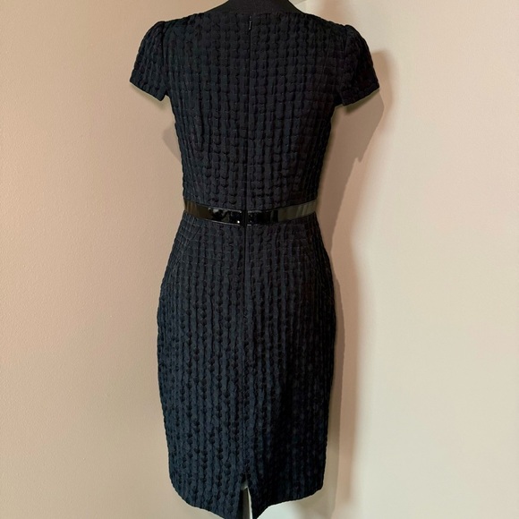 Vintage Carmen Marc Valvo black puckered sheath dress with patent trim size 6 - Picture 3 of 7